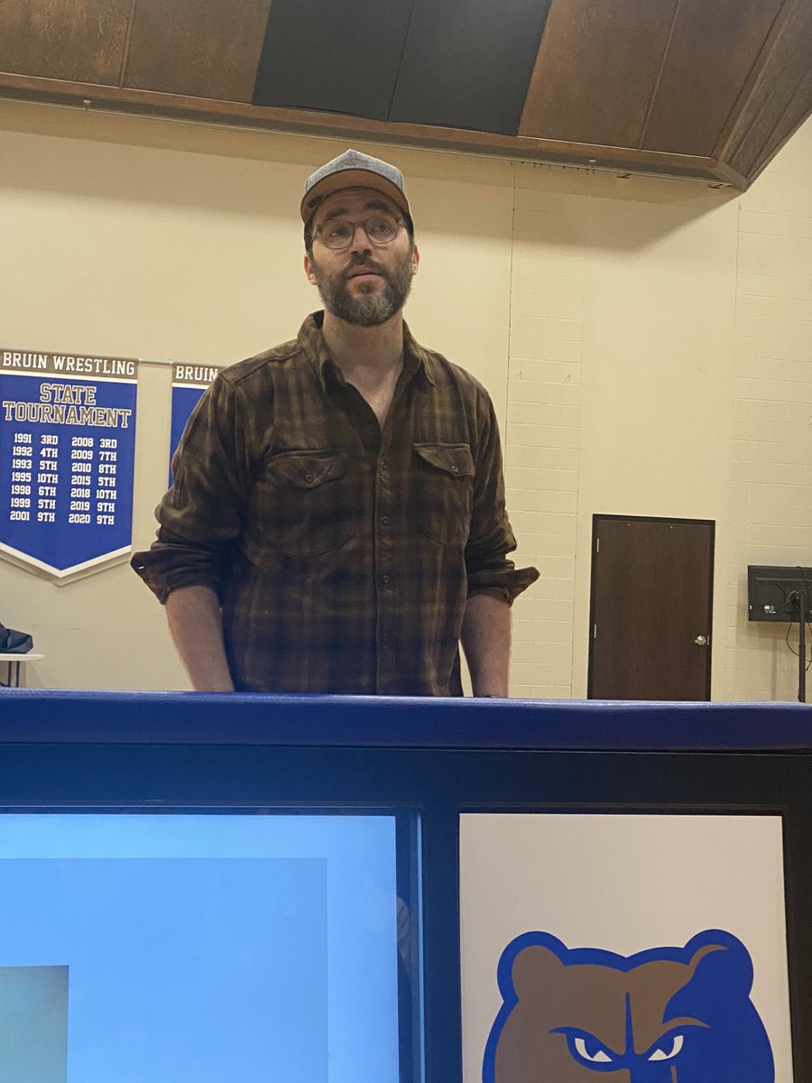 wcsBHSln's tweet photo. In honor of CTE Month.. BHS DECA hosts a world renowned artist, philanthropist, photographer, and Entrepreneur, Jeremy Cowart as guest speaker for a “Brown Bag” lunch for DECA members!!  Seven steps in Ideation!!#greatwisdom #dontbeafraidtofail https://t.co/zEOfAaplXR