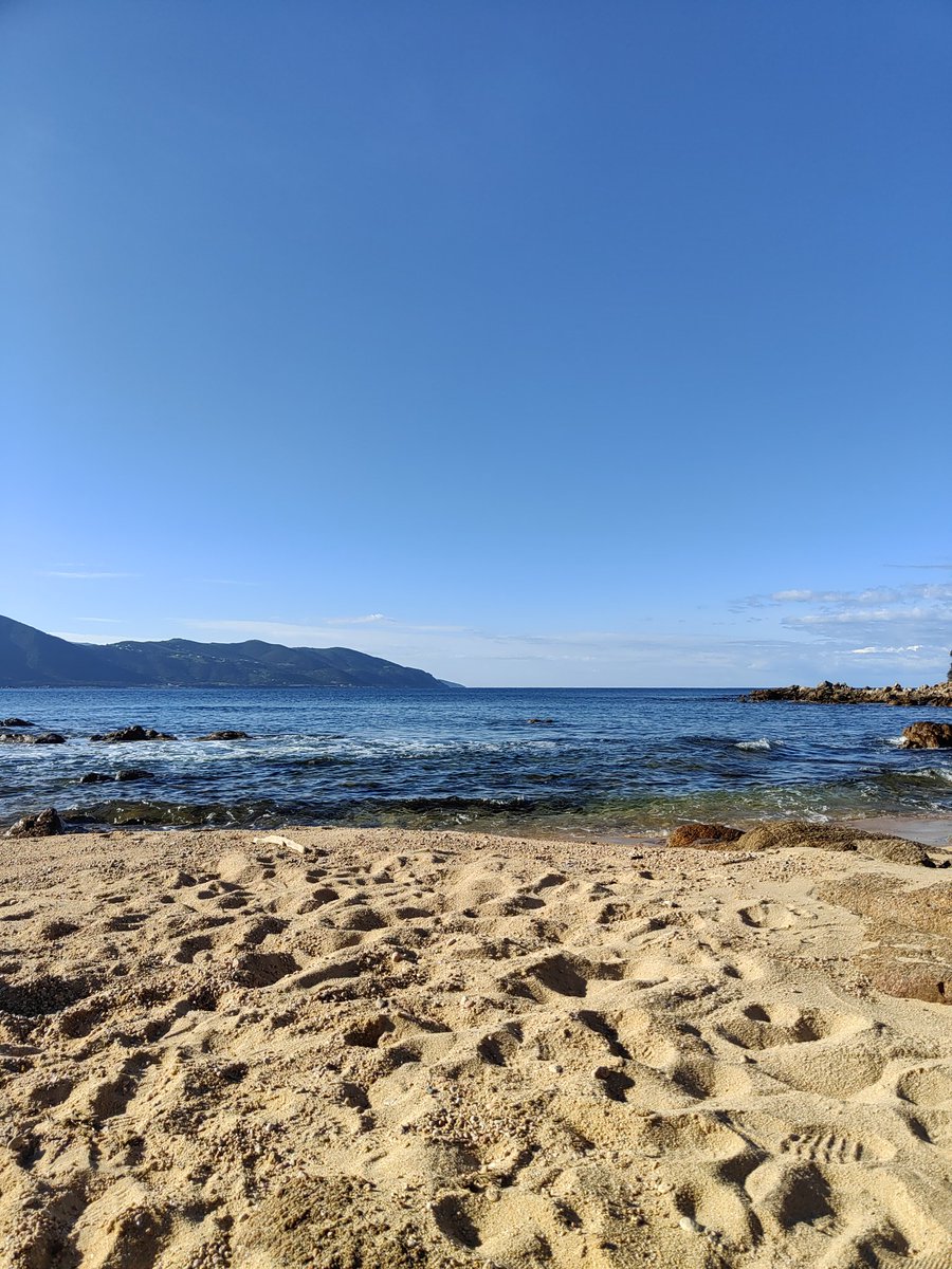 LudovicAlves5's tweet photo. #beach #playSpotify #Xtina #ChristinaAguilera #Corse #Soleil https://t.co/93cJARyOOL
