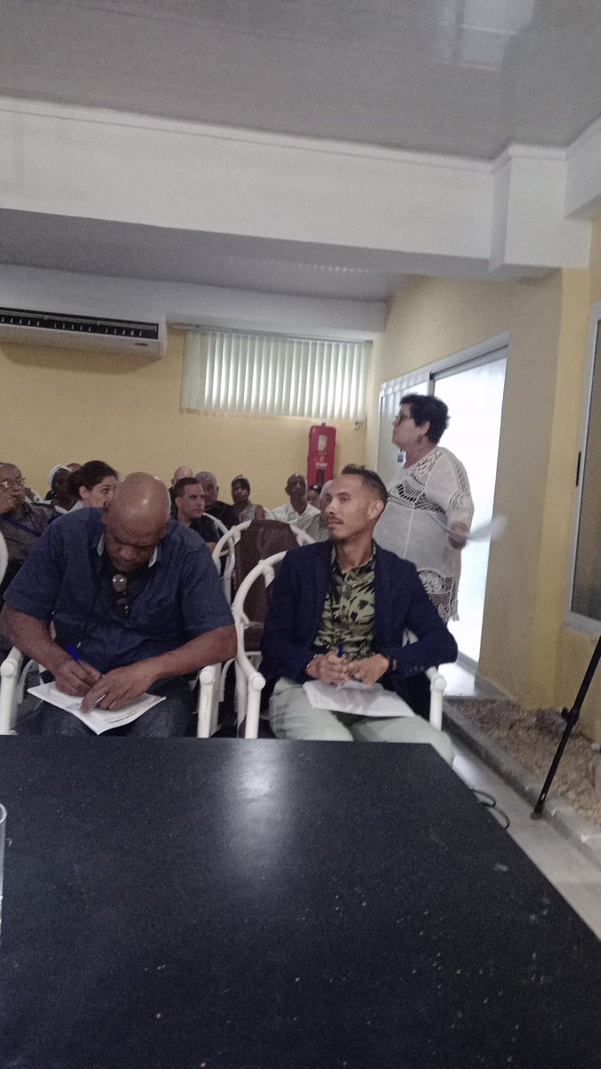 Balance de las emisoras <a href="/Radiometrohaba1/">Radio Metropolitana Cuba</a> <a href="/rciudadhabana/">Radio Ciudad Habana</a> @RadioCOCOnline en <a href="/gobhabana/">Gobierno La Habana</a> se analizaron las fortalezas, debilidades y se trazaron pautas para alcanzar resultados superiores en el 2023. <a href="/RGZapata500/">Reinaldo García Zapata</a> <a href="/torres_iribar/">Luis Antonio Torres Iribar</a> <a href="/mora_aly/">Aly Martinez Mora</a>
