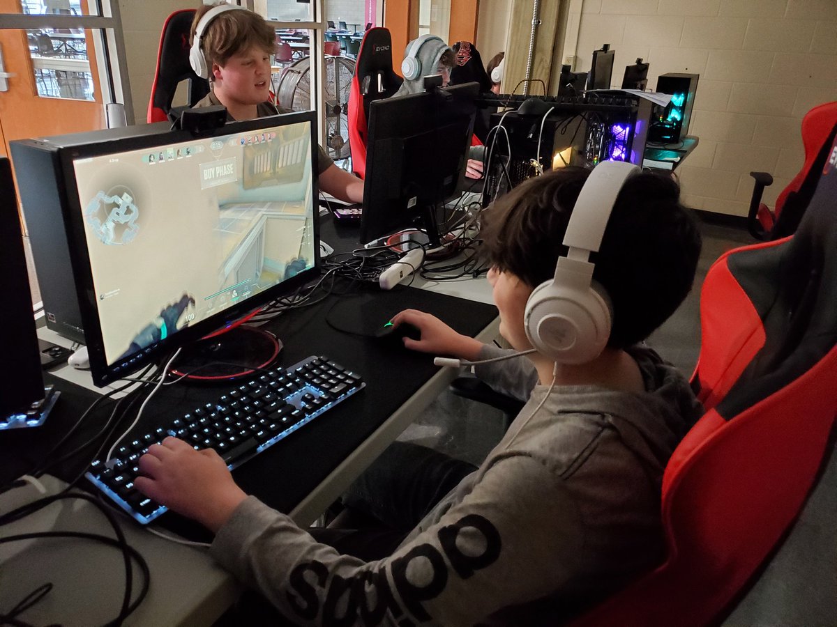 IHHSEsports's tweet photo. Another week of Esports in the books! Fortnite did well and Valorant handled Southern Hills to remain undefeated. #IHPromise https://t.co/WiijSJKX6e