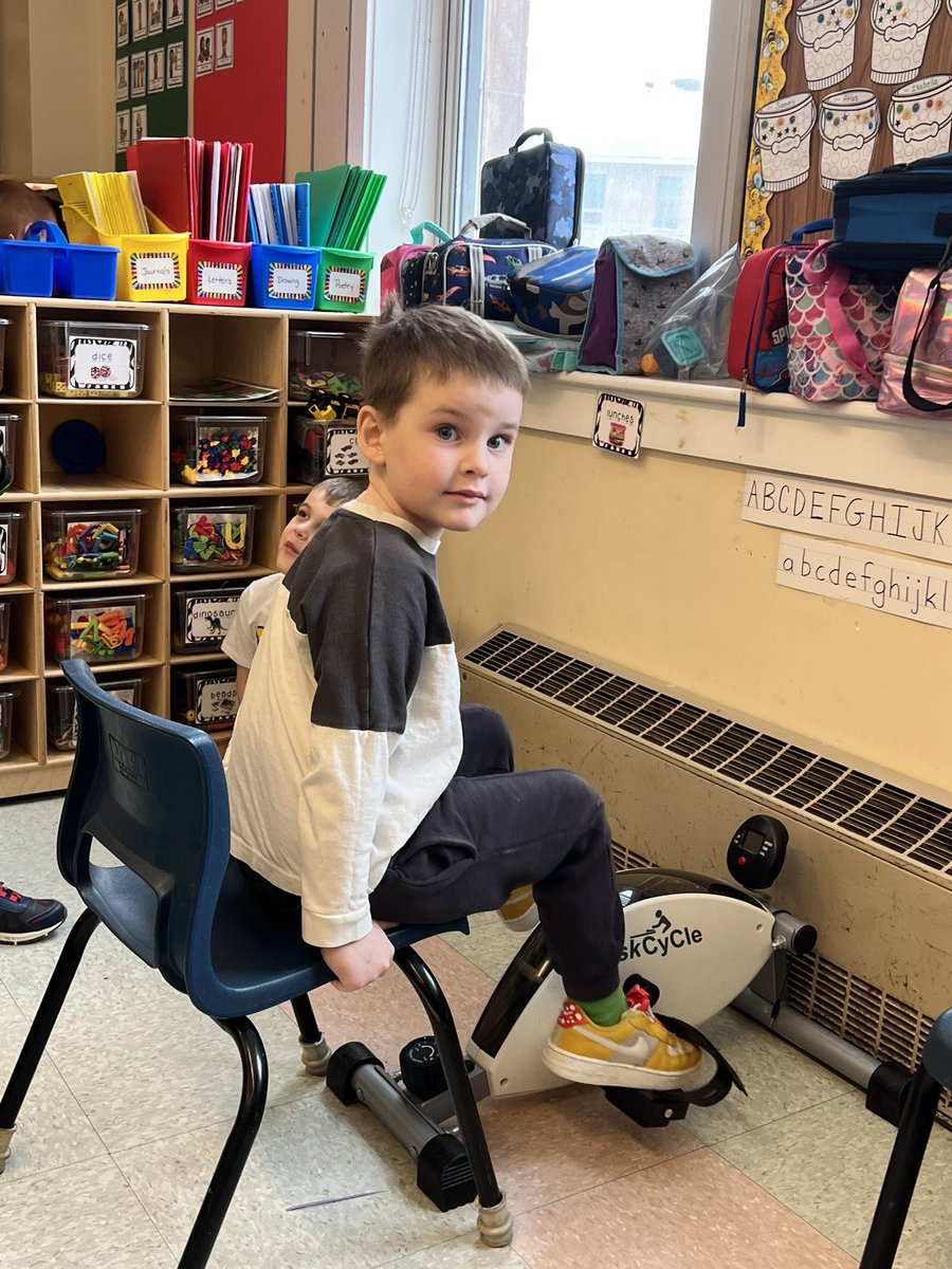 JenSkanes1's tweet photo. Loving our new DeskCycle! Thanks Ms. Hicks for helping us learn how to use it in our classroom for some extra movement โฅ๏ธ #Kindergarten #deskbike #deskcycle #movement #learners @stpetersprim_mp @NLESDCA https://t.co/Yw9nFd9sWw