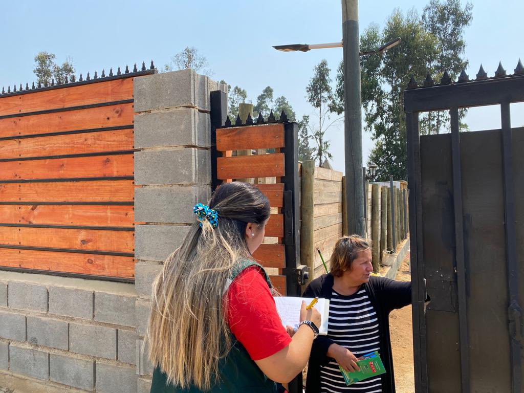 conaf_valpa's tweet photo. ⭕️#ElTabo| Reforzamos el llamado a tomar medidas de autoprotección para prevenir #IncendiosForestales, en el sector de #ElMembrillo.
➡️Nuestro grupo de Intervención Social hizo hincapié en el uso responsable del 🔥 y otras fuentes de calor. https://t.co/USLbULaqRU