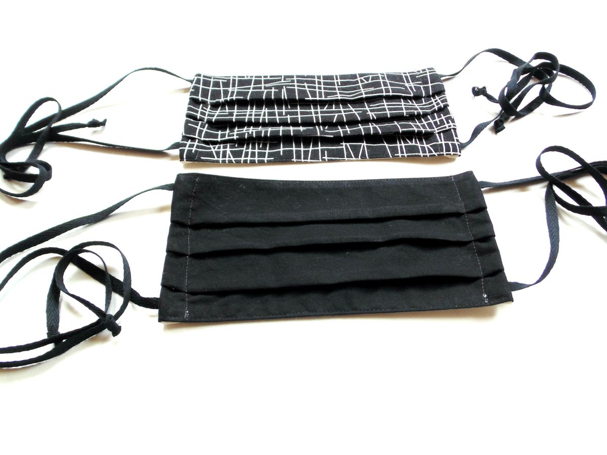 NancyEllenSt's tweet image. Black pleated face mask pack set of two for adults, side ties washable reusable tuppu.net/304e7dc6 #Etsy #NancyEllenStudios #ReusableMask