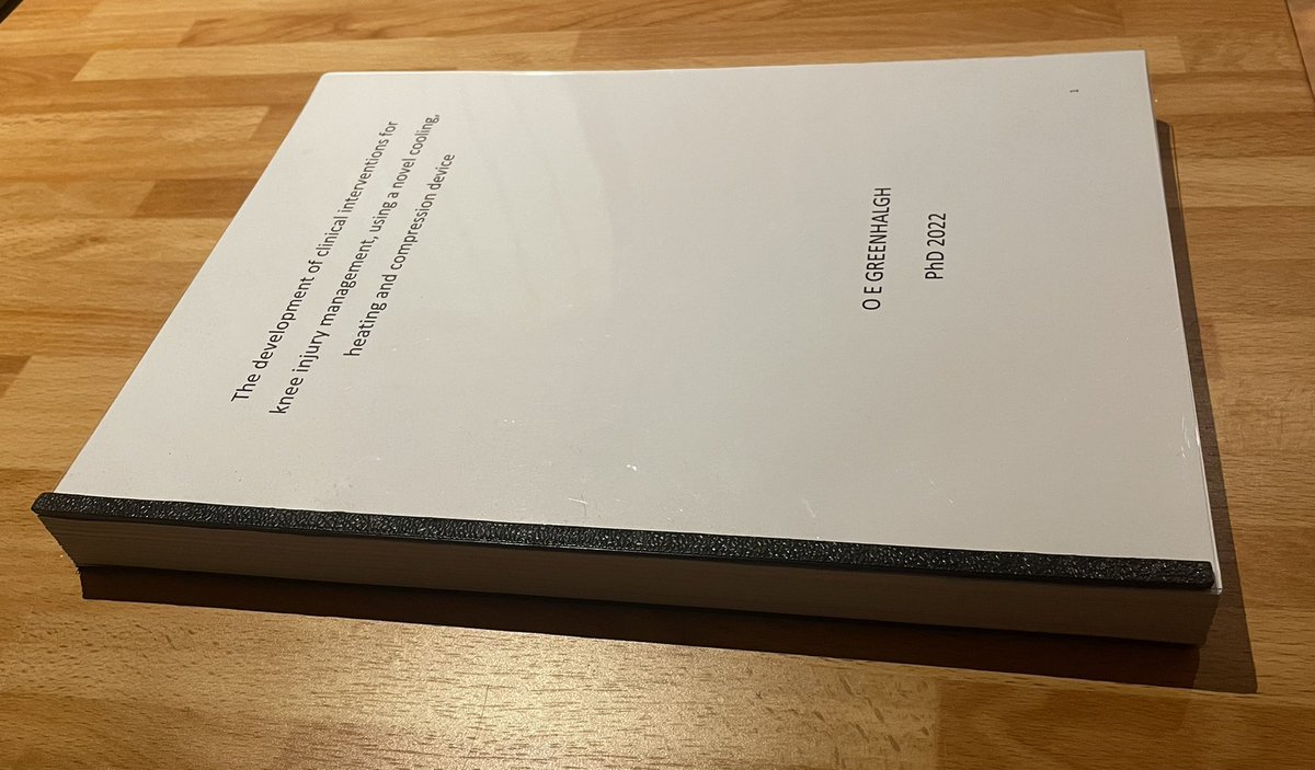 It’s a good week when your PhD is officially finished 🤩🥂 A big thank you to my supervisory team (Chris, James, Jim & Jill) and examiners @JoeCostelloPhD & @EmmaHTole