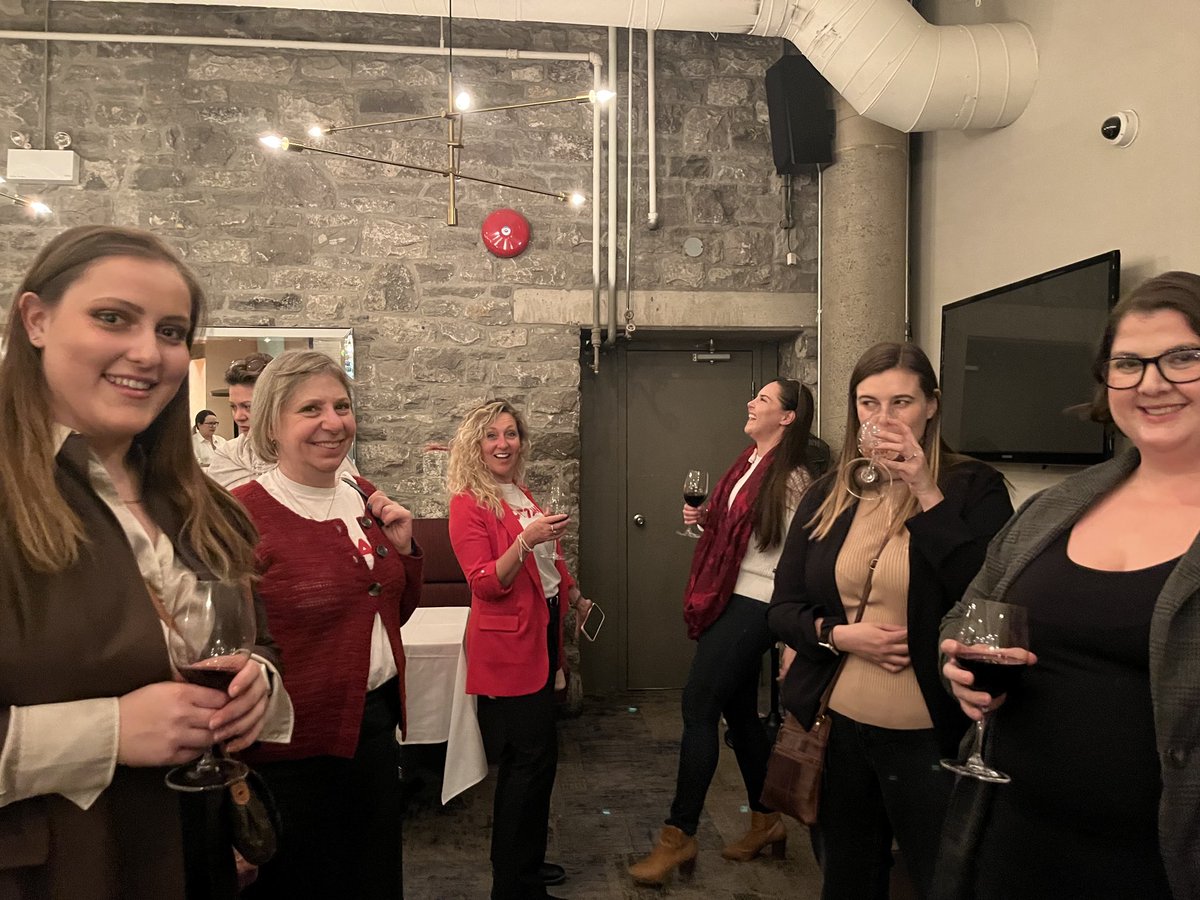A true privilege to have hosted 6 #association emerging leaders last night.  ⁦<a href="/Ottawa_Tourism/">Ottawa Tourism</a>⁩ is committed to helping them succeed and announced all 6 would receive a one year CSAE membership! #successbyassociation