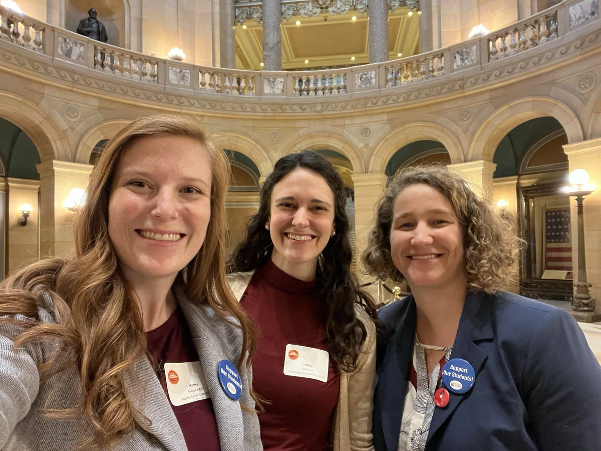 Celebrating #NSCW by advocating for increased state funding for student support services, including more school counselors. Proud to represent <a href="/SppsCounselors/">SPPS Counselors</a> today and everyday