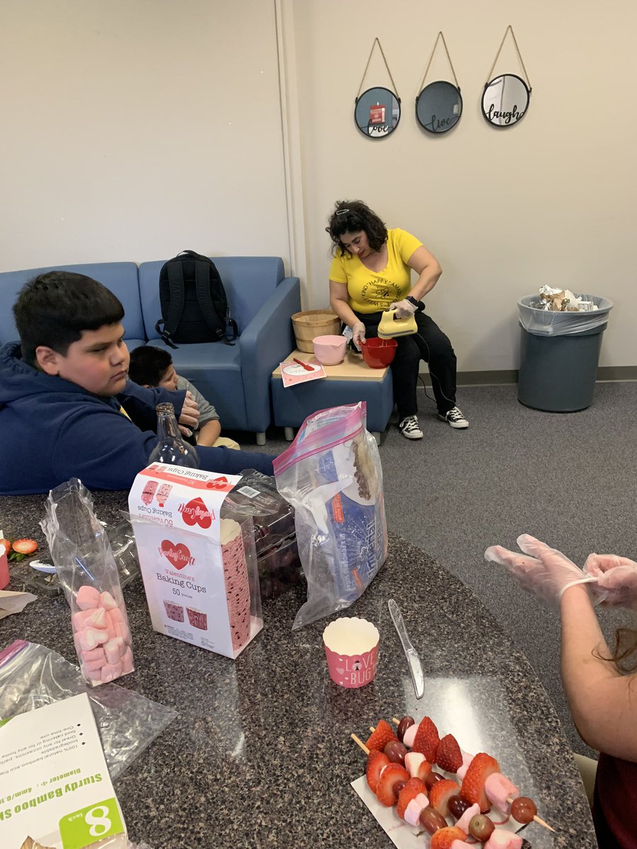 Briscoe Student Clubs start the FUN! 
#Choir
#Cheer
#YoungChefs