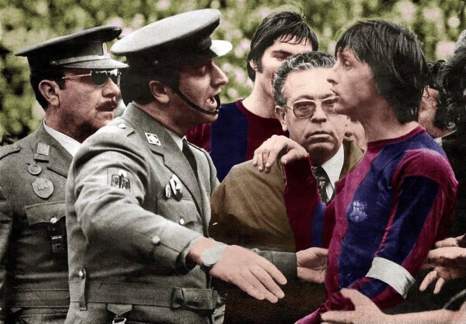 barcalovers1992's tweet photo. Hoy hace 48 años Johann Cruyff fue expulsado y salvajemente desalojado por "los grises" de La Rosaleda.

#FCBarcelona https://t.co/G8lOtWXsXM