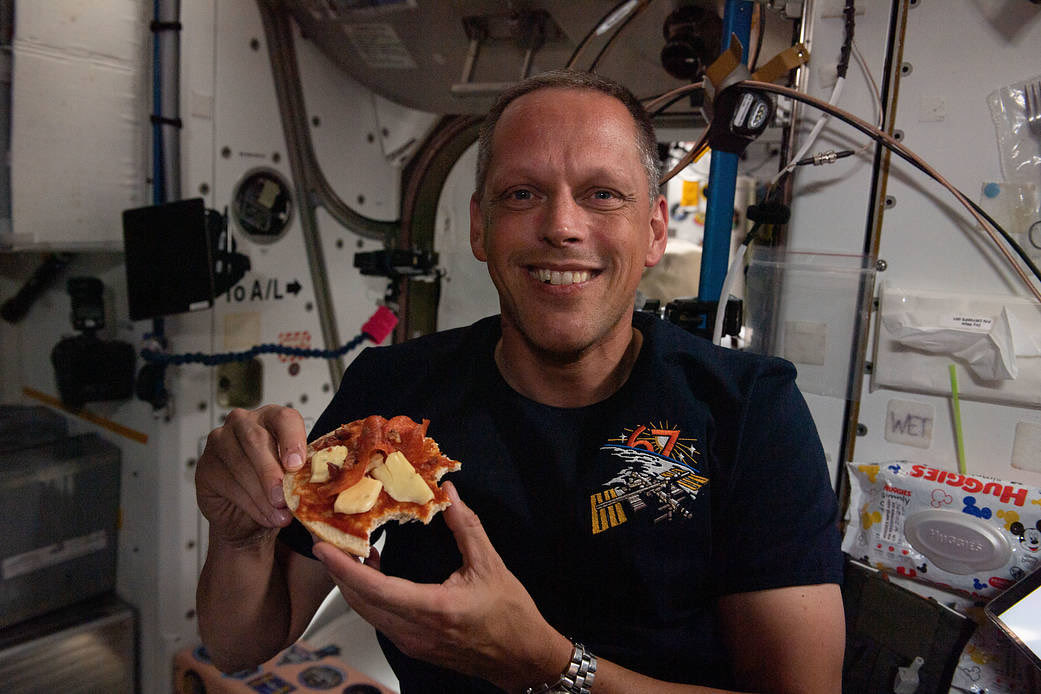 I LOVE me some pizza!!! Somehow, Space Pizza isn’t quite the same, but I love it just the same…Happy #NationalPizzaDay everyone!🍕🍕🍕