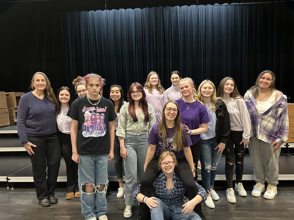 TVGirlsGroup's tweet photo. purple in honor of Mrs.M coming back💜 #GEthemethursday https://t.co/T3rMJrCNxh