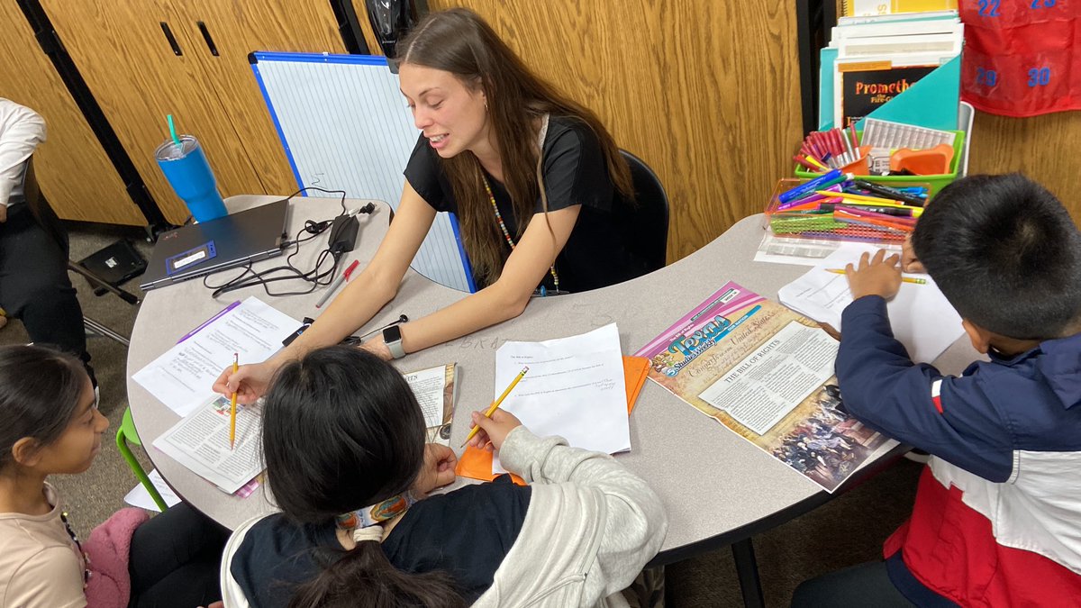 Loving the small groups at Jowell! 😍<a href="/CFISD_ELAR2_5/">CFISD ELAR 2-5</a> #5th_is_lit <a href="/SmarttHayley/">Hayley Smartt</a>