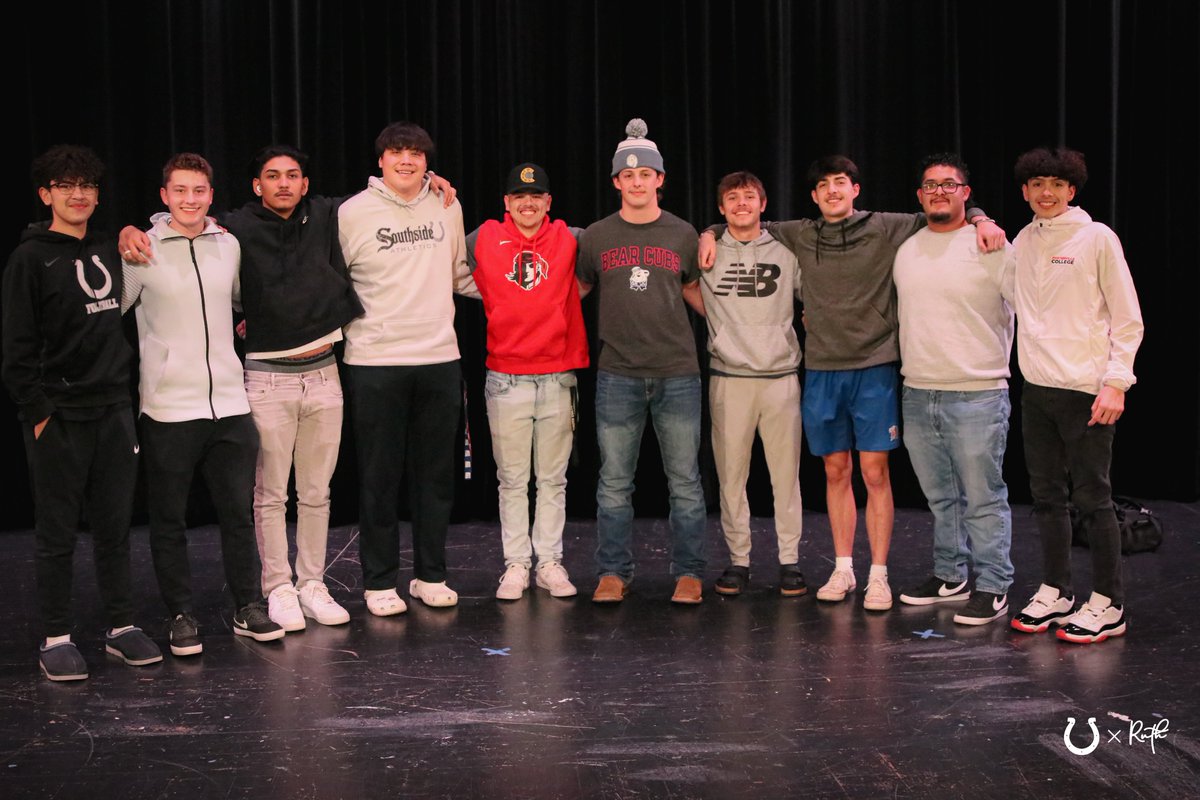 PuebloSouthBSB's tweet photo. 𝐂𝐚𝐥𝐢𝐟𝐨𝐫𝐧𝐢𝐚 𝐝𝐫𝐞𝐚𝐦𝐢𝐧’.

Congratulations to seniors Keller Ausbun &amp; Kaleb Ortiz on making their commitments official.

Both athletes are headed to Cali. Keller will attend @SRJCbaseball, Kaleb has signed to play with @PCPirateBeisbol. 

#ChangeTheGame | #COLTure https://t.co/vxjixnYk9d