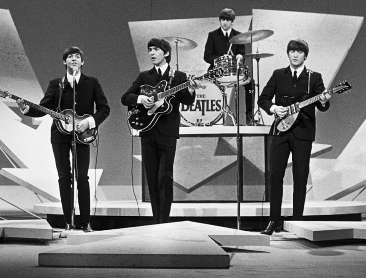“RETWEET” if The Beatles land in your top 3 bands of all-time!! <a href="/thebeatles/">The Beatles</a>