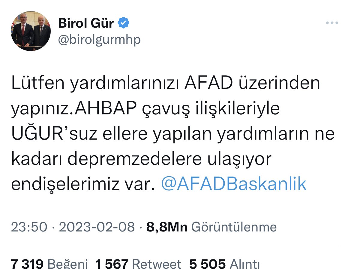 esreflarsen's tweet photo. Dört bir yandan Ahbap’a saldırmaya başladılar. Başka ülkede olsa devlet Oğuzhan Uğur’a, Haluk Levent’e şeref madalyası falan verir, bizimkiler adamları hain ilan edip paraya çökecekler. Daha ne kadar kötü olabilirler diyorum, her defasında daha fazlasını yapabiliyorlar… https://t.co/cllGjPtELO