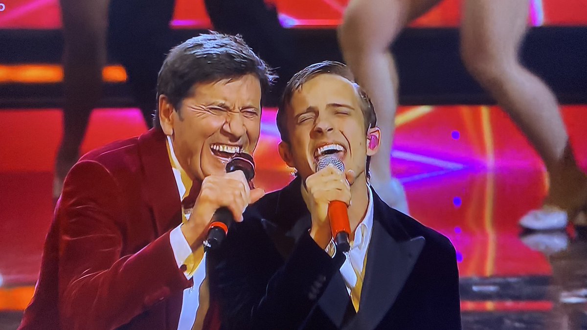 clxlla's tweet photo. comunque Gianni Morandi e Rovazzi mi sono piaciuti moltissimo🙏🏼 #sanremo23 https://t.co/KTIlmULlcw