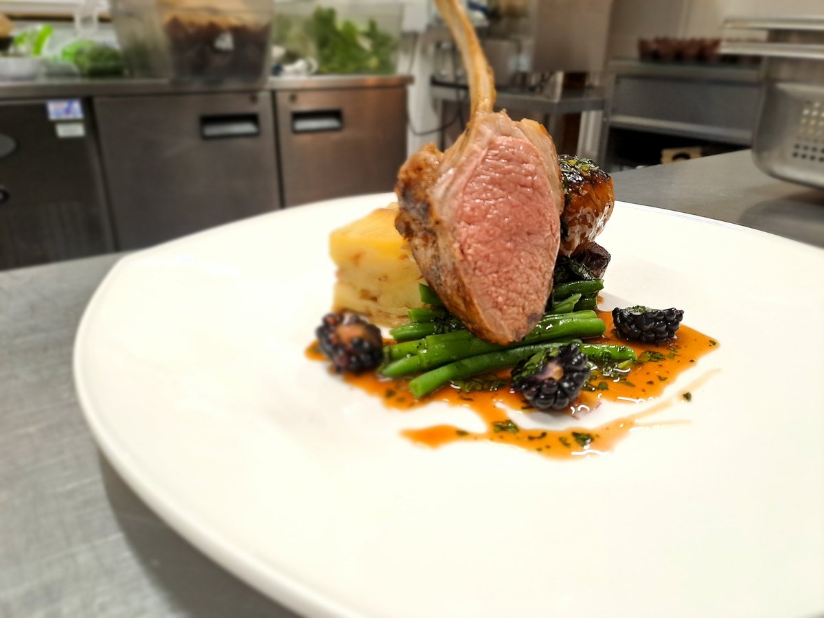 WateridgePete's tweet photo. Cooking with the Milton team, starters and main with Chef Richie.@HolroydHowe @bally1970 @DamianBlake4 https://t.co/2EHTsf1cgF
