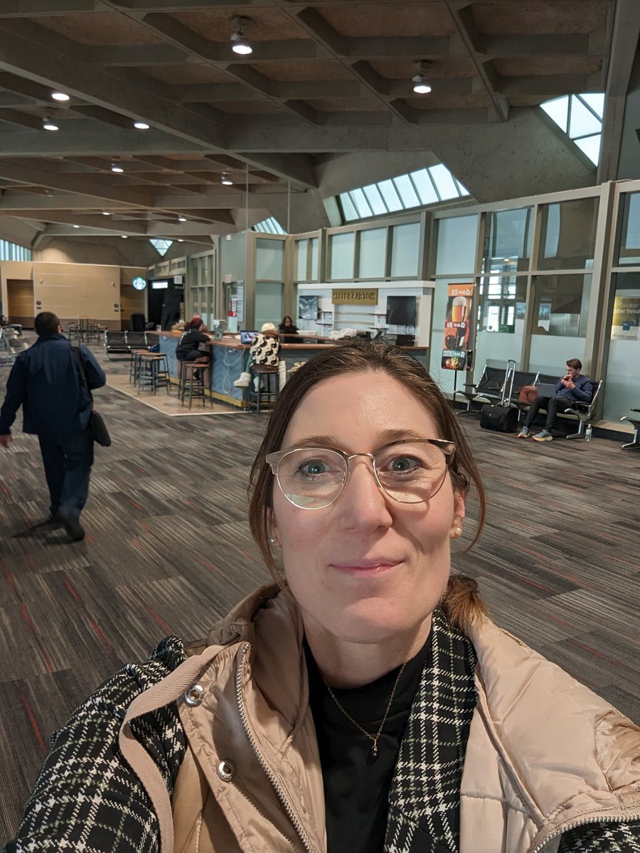 SarahdeChester's tweet photo. Farewell, old @KCIAirport ! Last trip thru b4 the new airport opens and I did all my favorite things...
Walked 2 mi. to find the Starbucks was closed, drank 10 oz of red wine from a plastic cup at the bar, waited 10 min for the tiny women's bathroom. #kansascity #biztravel https://t.co/SOQE4YxkZm