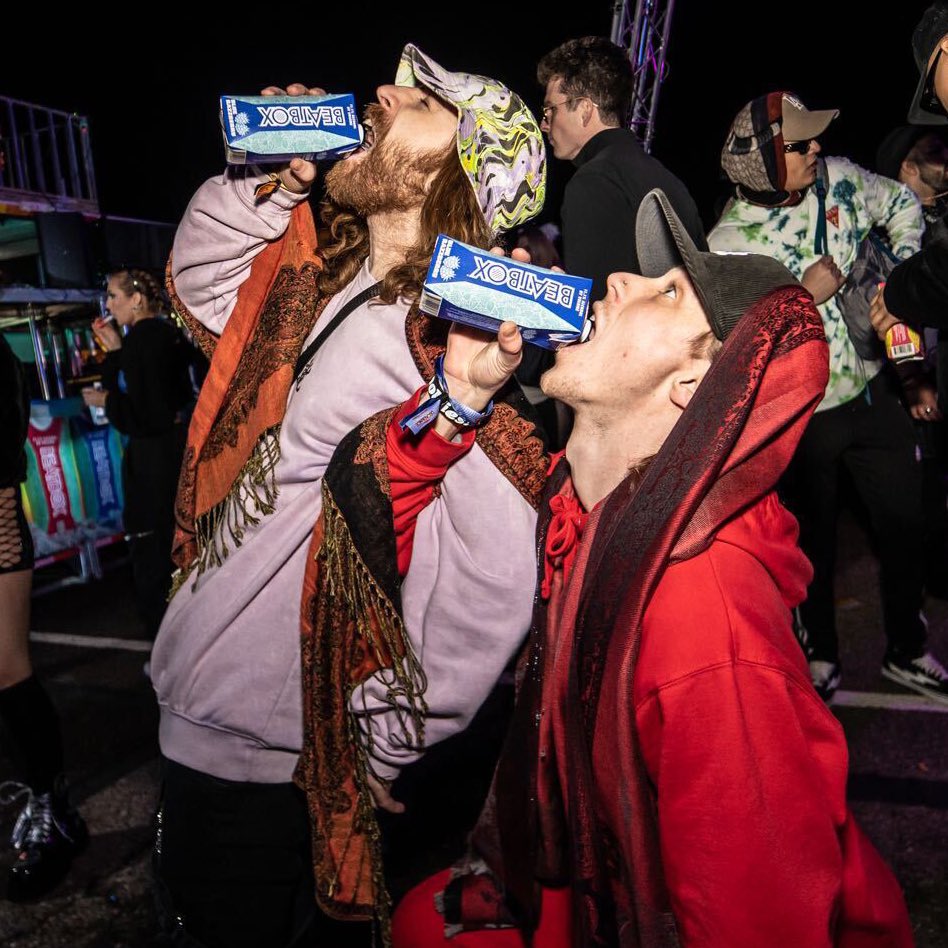BeatboxBevs's tweet photo. 💸💸It’s #ThirstyThursday! Quote this tweet and tag a friend you’ll be watching the Rihanna concert/Super Bowl with🎶🏈 and we’ll @CashApp 10 of you $20 for a store run to grab some BeatBox for the big day ✅ Don’t forget to leave that $cashtag and use #BeatBoxBeverages 🔥 https://t.co/oSZ5Qhxemt