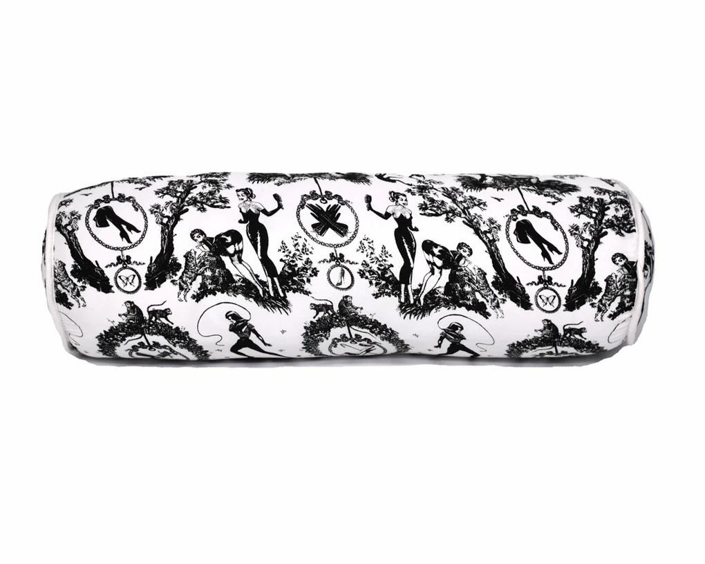 sininlinen's tweet photo. We know what some of you use bolster pillows for 🤫
#blackandwhitedecor #bedroomgoals #fetishalfresco #sininlinen #toile #smashthepatriarchy #greatinbed #fiercefemme https://t.co/wIiv68tYJ3