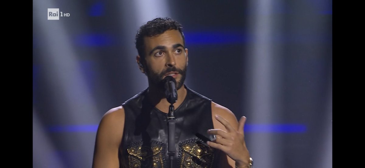 aleferaz's tweet photo. sia benedetto il petrolio da cui è stato estratto il carburante che ha rifornito i camion che hanno trasportato il cemento per costruire l’ospedale in cui è nato marco mengoni #Sanremo2023 https://t.co/lh1VavN9sD