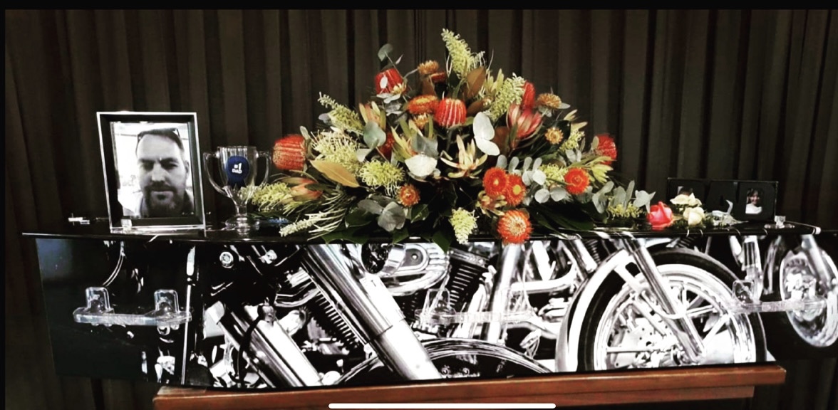 Honour the memory of your loved one with #Ekulpoint. Our virtual memorial platform allows you to create a personalized tribute and map their final resting place. Celebrate their life and keep their memory alive with Ekulpoint. 
#deathtech #mappingmemories #innovation #love