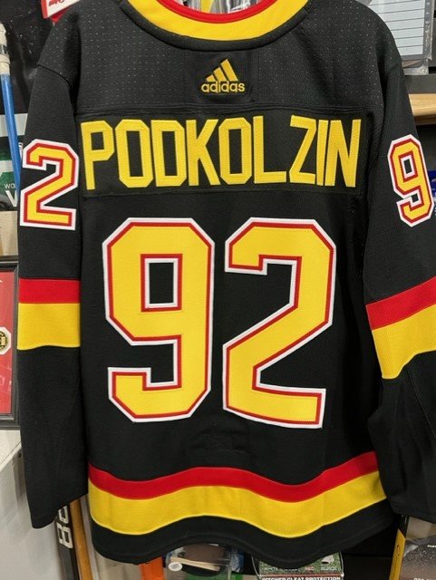 pbkamloops's tweet photo. We have been busy building custom jerseys for customers. https://t.co/uhh6zyXx8j