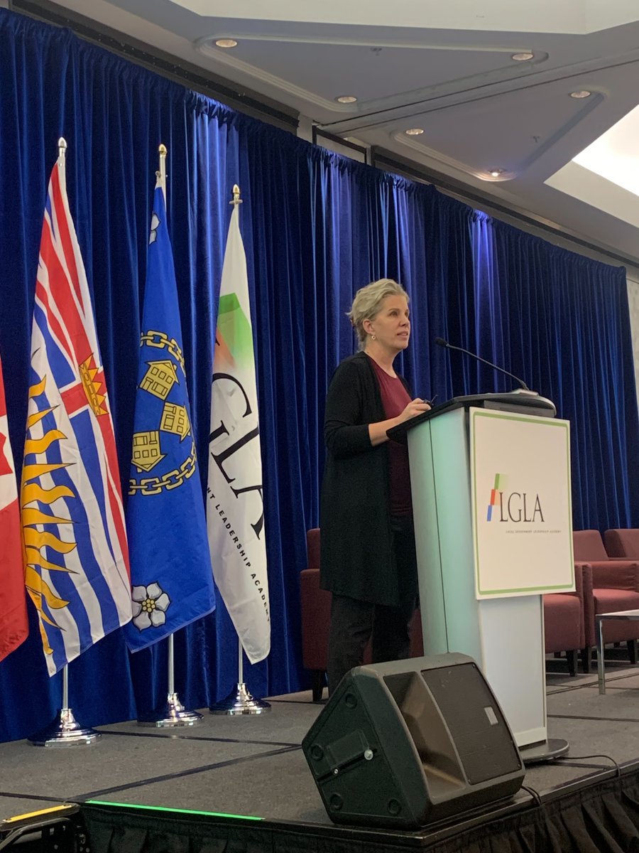janenns's tweet photo. Powerful insights on dynamic decision-making for our new #LocalGov Councils and Boards at the first of five @LGLA_Leads seminars for elected officials. Must-haves for any elected body! #EOS2023 @traceylorenson https://t.co/ndaIBhzrwj