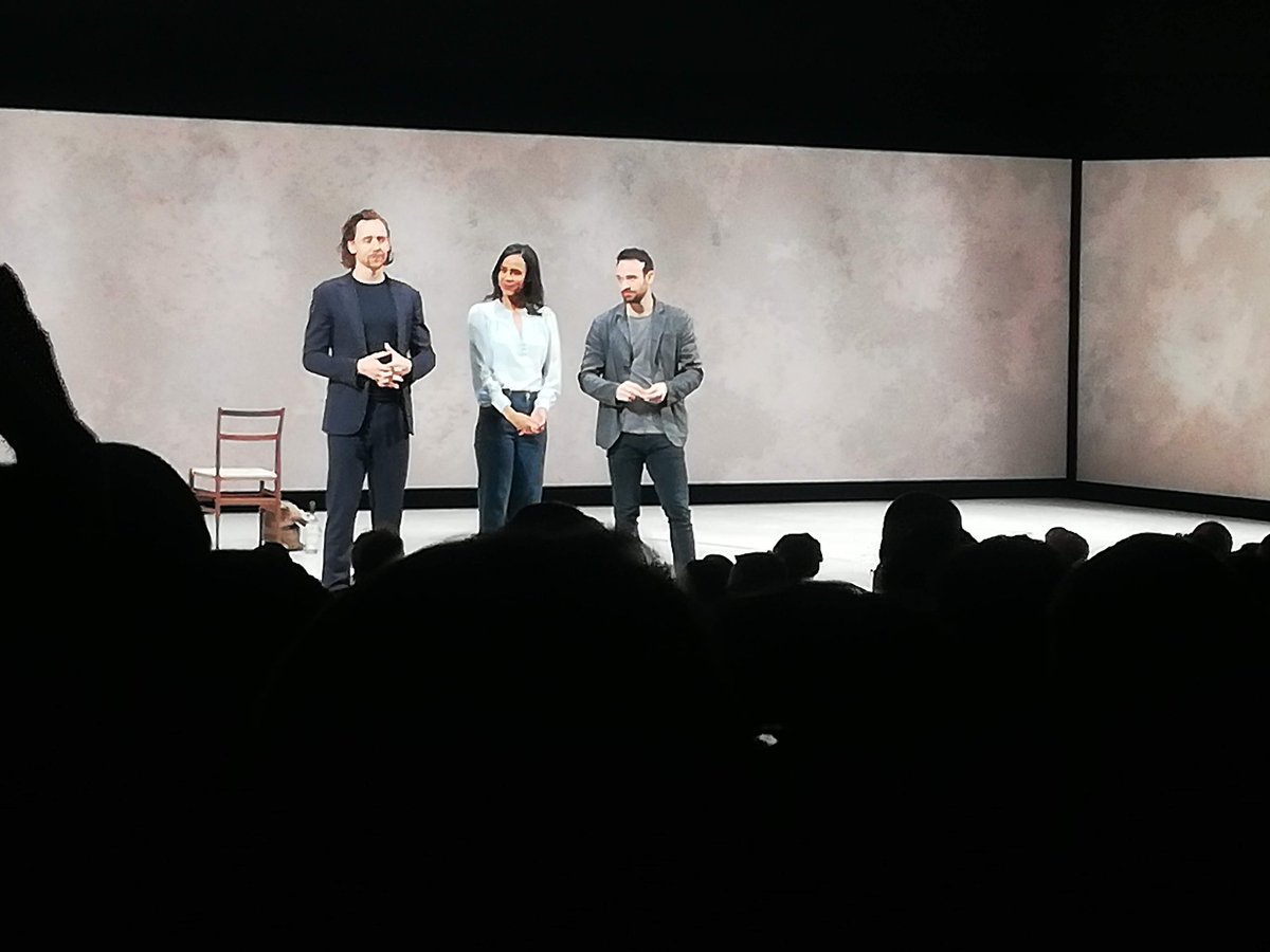 PalomaVT's tweet photo. Aprovecho que hoy es el cumpleaños 42 de Tom Hiddleston para publicar las fotos que tomé cuando lo fui a ver en broadway en 2019 💚 https://t.co/MfaieMTOao
