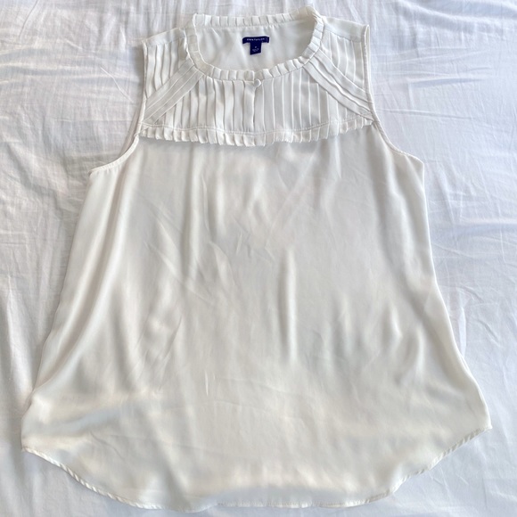 IScalpels's tweet photo. So good I had to share! Check out all the items I'm loving on @Poshmarkapp #poshmark #fashion #style #shopmycloset #anntaylor #shein: https://t.co/T879Hk9Je6 https://t.co/EONLNHUquS