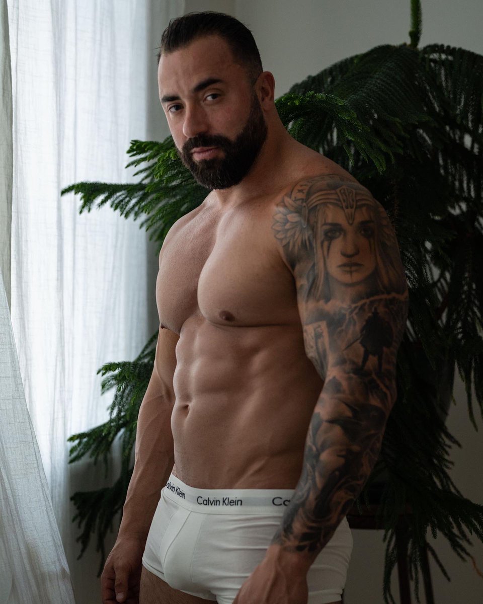 An_tonyMichael's tweet image. Nice plants #model #chicagomodel #modeling #malemodel