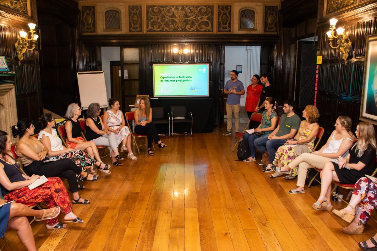 cecilianicolini's tweet photo. De cara a la COP del #AcuerdodeEscazú🌿 que realizaremos en abril de este año en Buenos Aires, iniciamos un ciclo de capacitaciones para facilitar procesos participativos destinado a equipos técnicos de @AmbienteNacion, @jusgobar, @Mineria_Ar, @DefdelPublico e @InnovacionAR https://t.co/AgcMqSqjVw