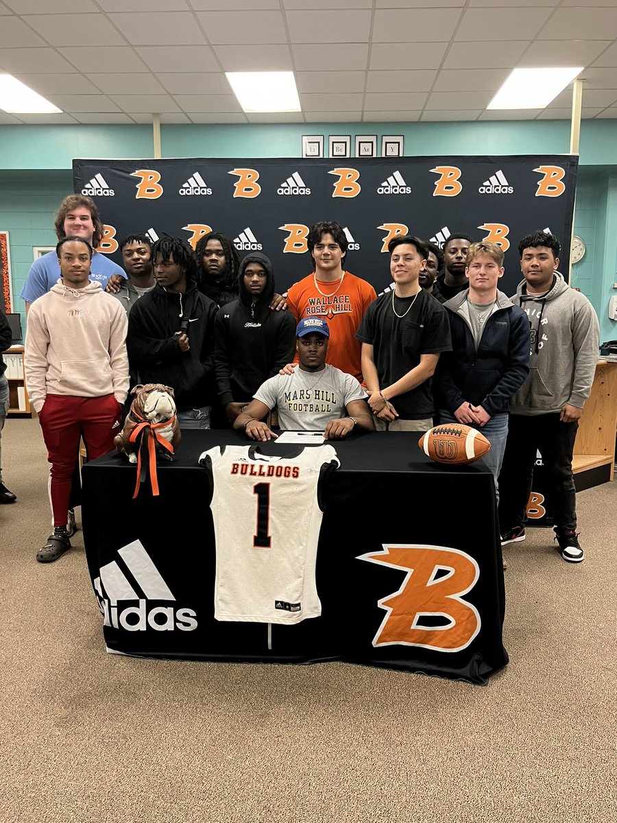 Congratulations to Xzavier Pearsall for signing with Mars Hill University!