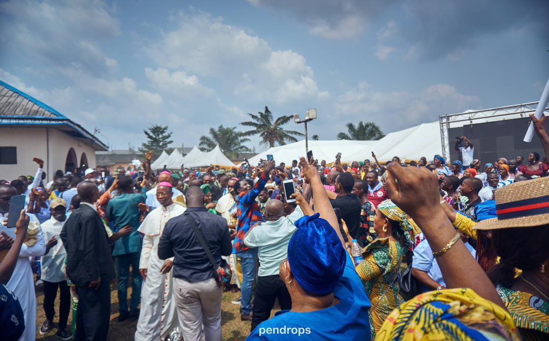 Princeujay's tweet photo. Peter Obi from Abuja to Delta State, everywhere fully shutdown!
  It’s not by one kid tweeting Tinubu was granted Campaign Rally Free of Charge

 #ObiDattiInAbuja #ObiDattiInDelta https://t.co/1nsWWtKroN
