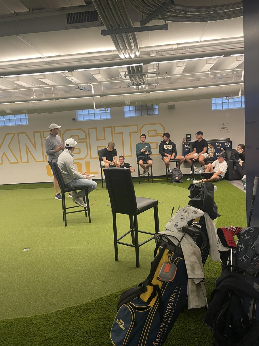 Great to have a good friend <a href="/skeeterfair/">Seth Fair</a> on campus today to talk golf strategy with both teams.  Thanks for coming by Seth!