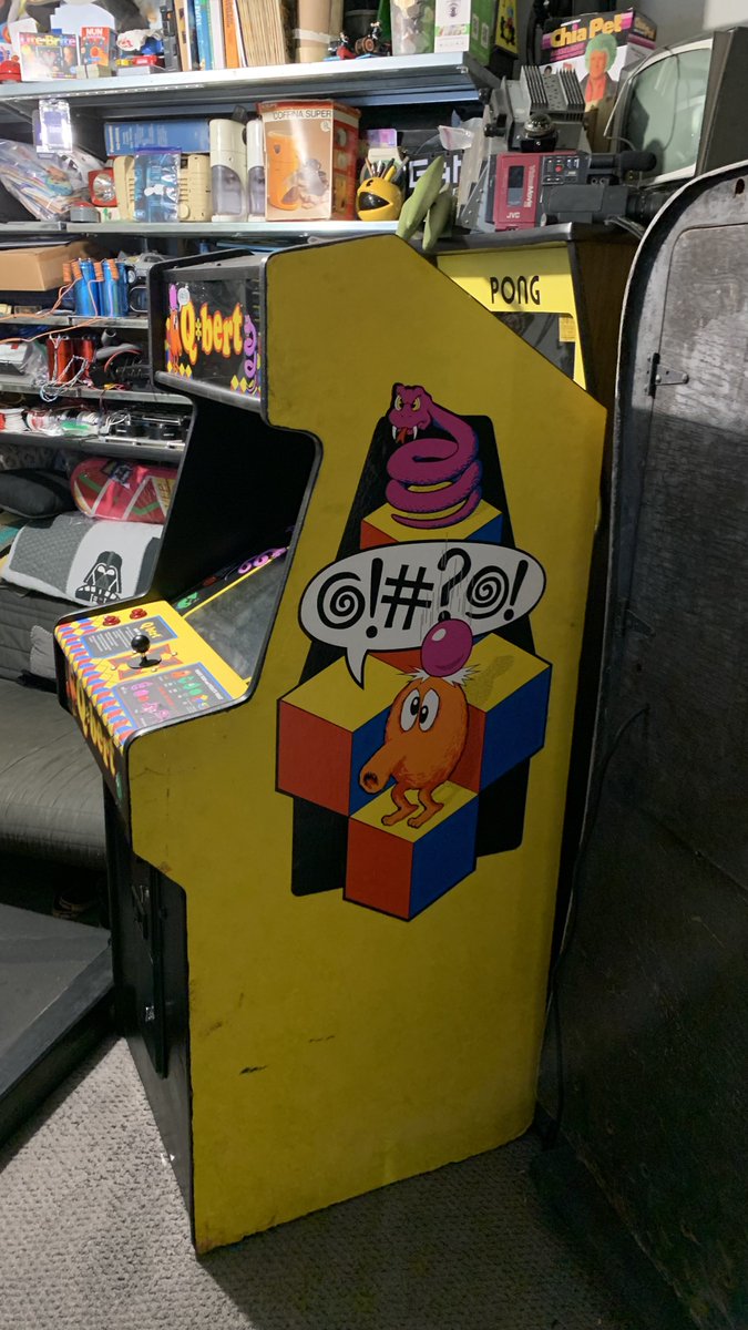 90minutetape's tweet photo. When Q*Bert creator #WarrenDavis is on your live podcast you drag his game into your office— and you love doing it. https://t.co/gugcDv9UYX