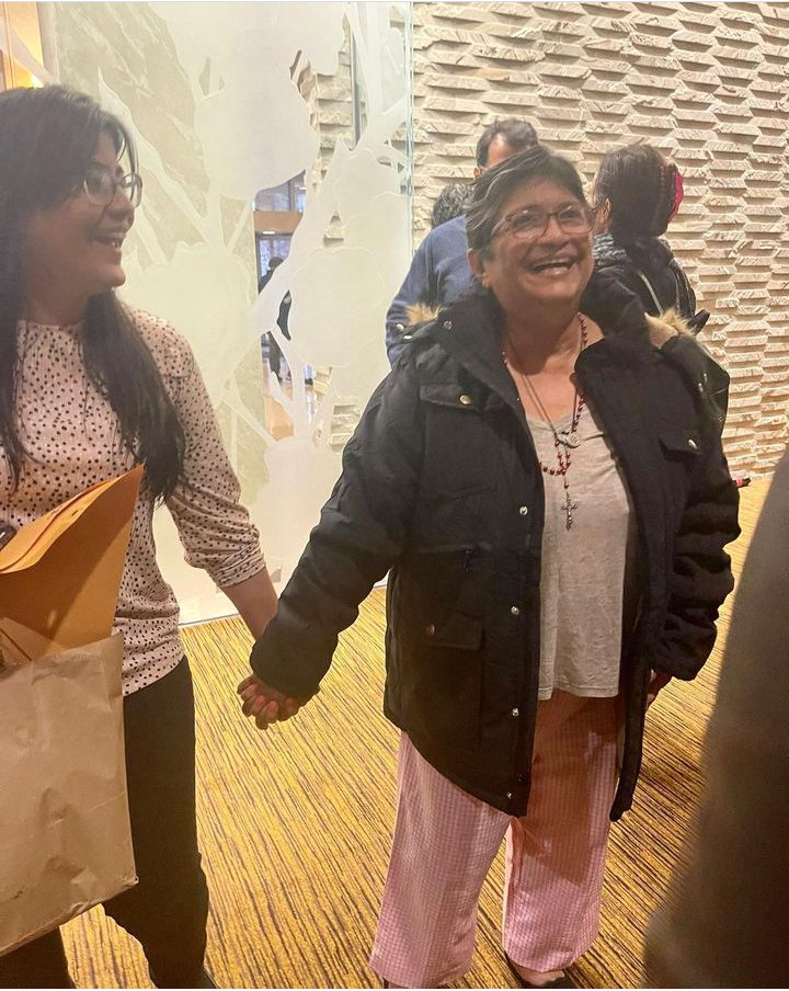 Doña Evelyn Pinto libre 💙🤍💙