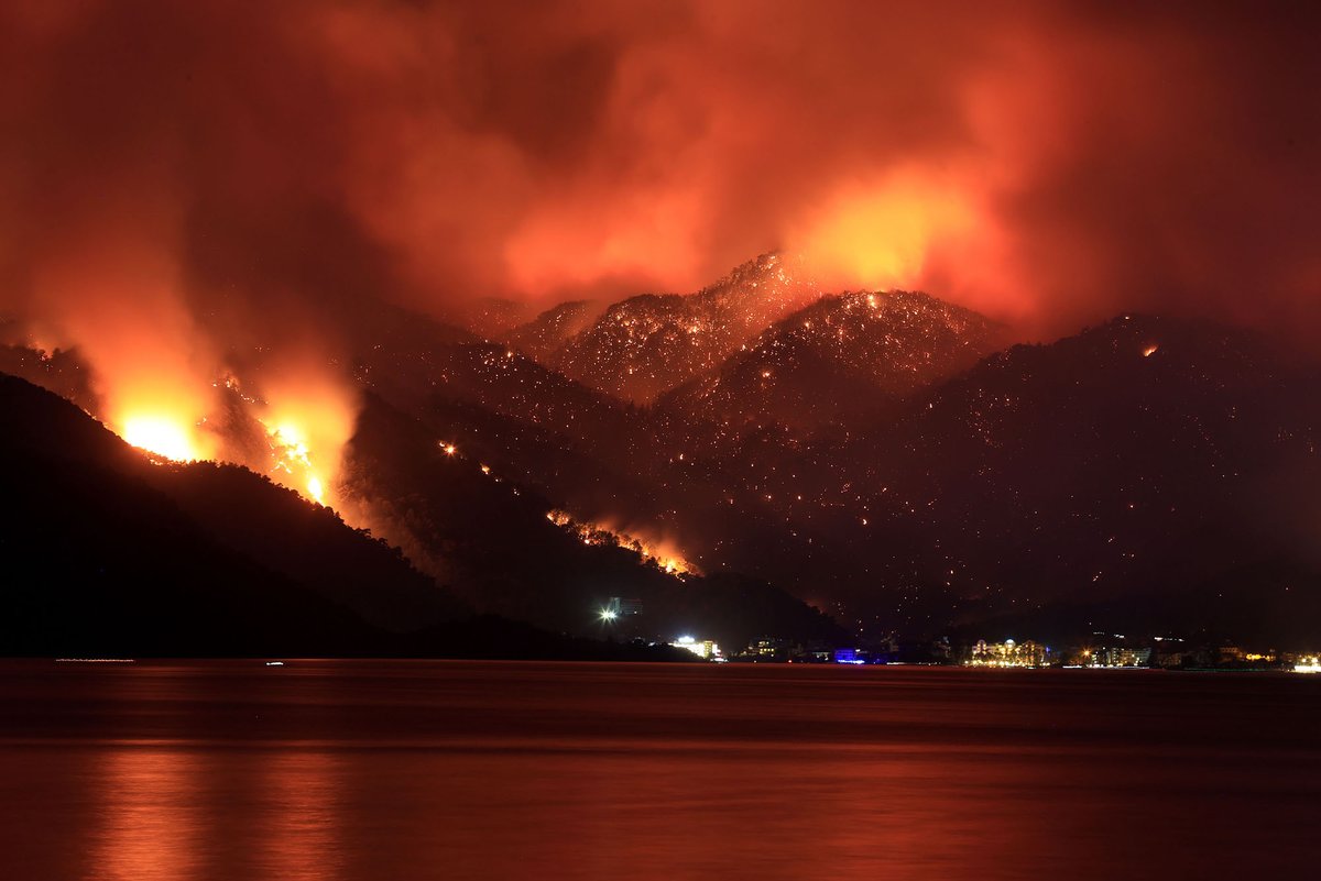 Deadly wildfires raging in ...