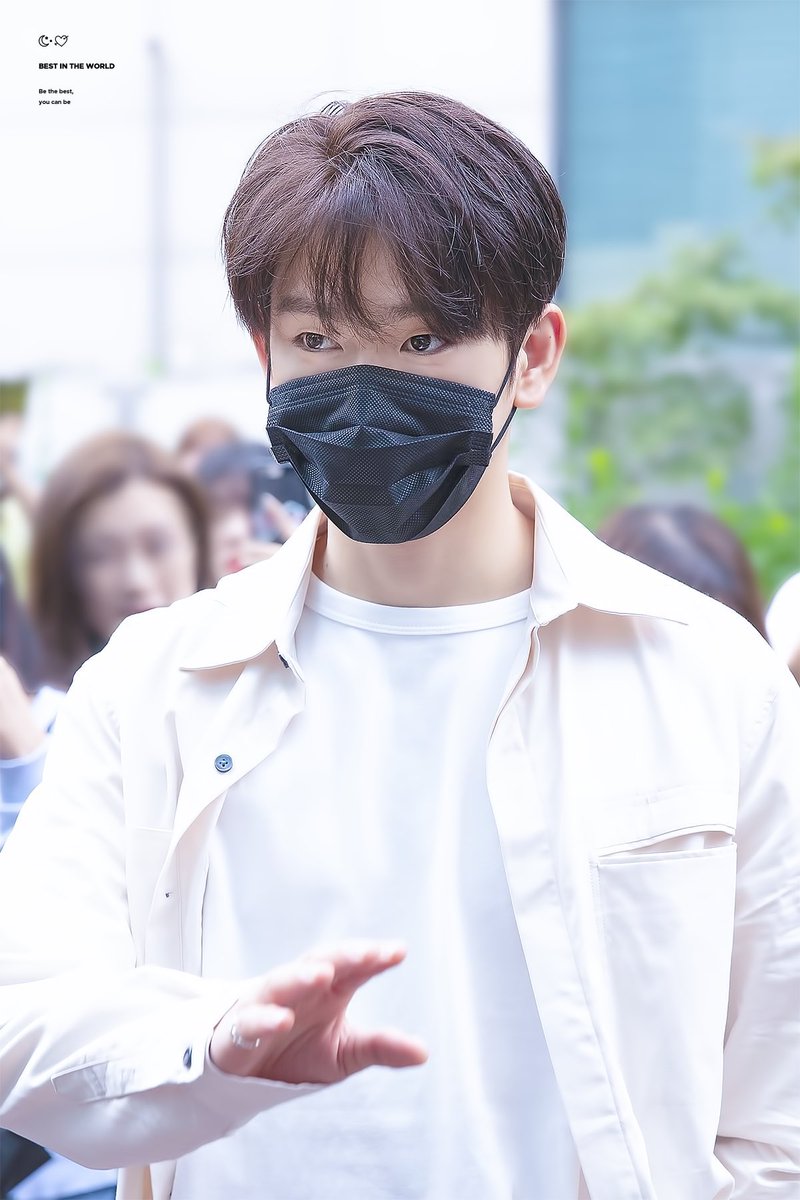 Me agarro el tráfico a medio camino y culpo a eso de mi llegada tarde, sin embargo tenía que llegar si o si al #𝑏oyz最初𝑠t𝐞p y celebrar junto con ellos esta etapa tan bonita que es el debut  y pasarla increíble en #cast𝕚lli𝕥os𝐰o𝑟ld. 

𝖒𝖺𝗀𝗂𝖼 ⲙ𝖺𝗇  ࿐ #𝕰𝑟𝑖𝑐 🕷️