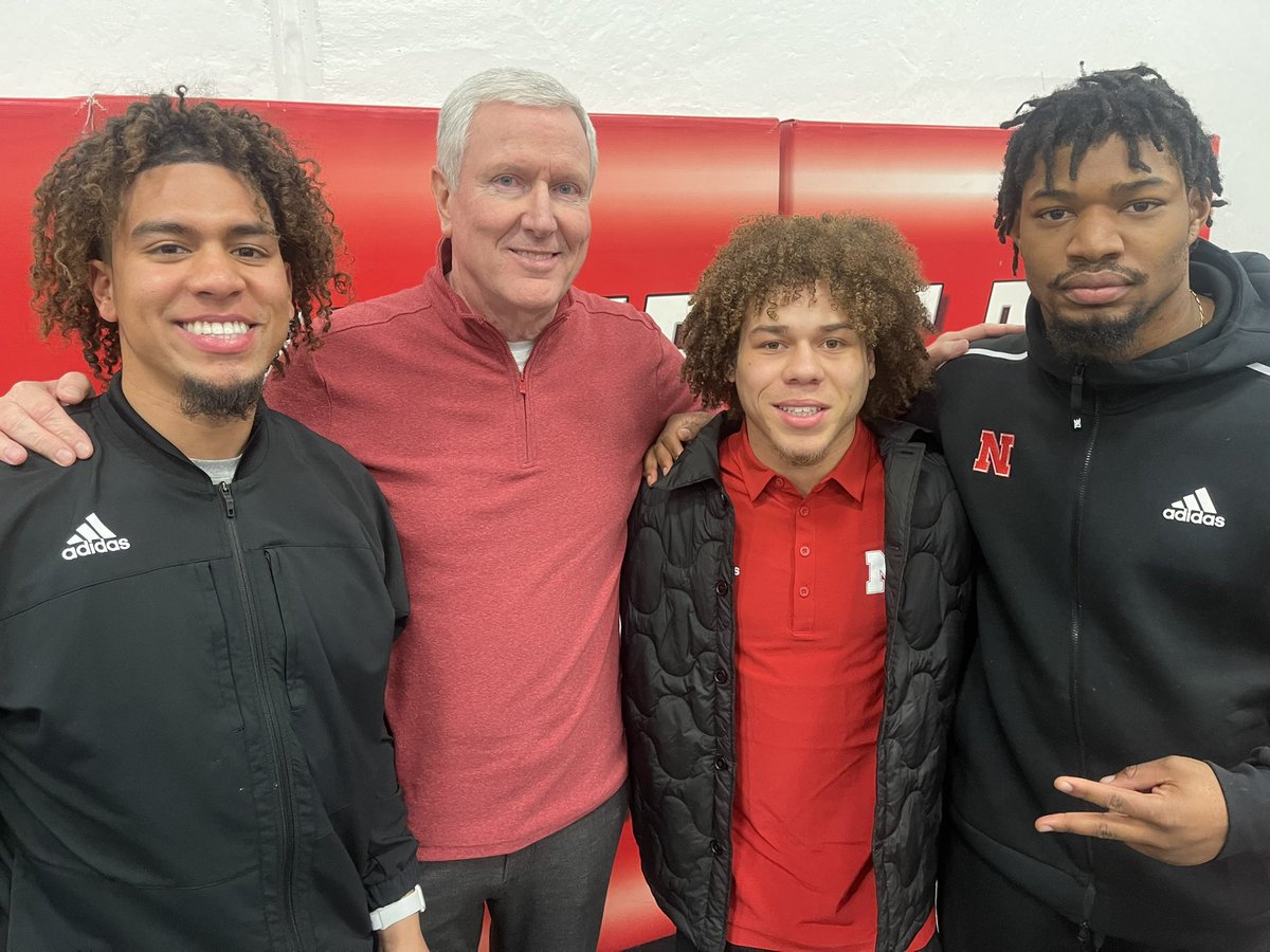 VincentGuinta's tweet photo. Awesome to be part of the St.Micheal’s Recruiting Knight.  Tonight we talked  @HuskerFBNation recruiting but more importantly it was for a great cause. Love goes out to the Johnston Family. Please click on this link to support the Johnston Family. #GBR 

https://t.co/T3yoMCvyM1 https://t.co/SAei3Jiu7K