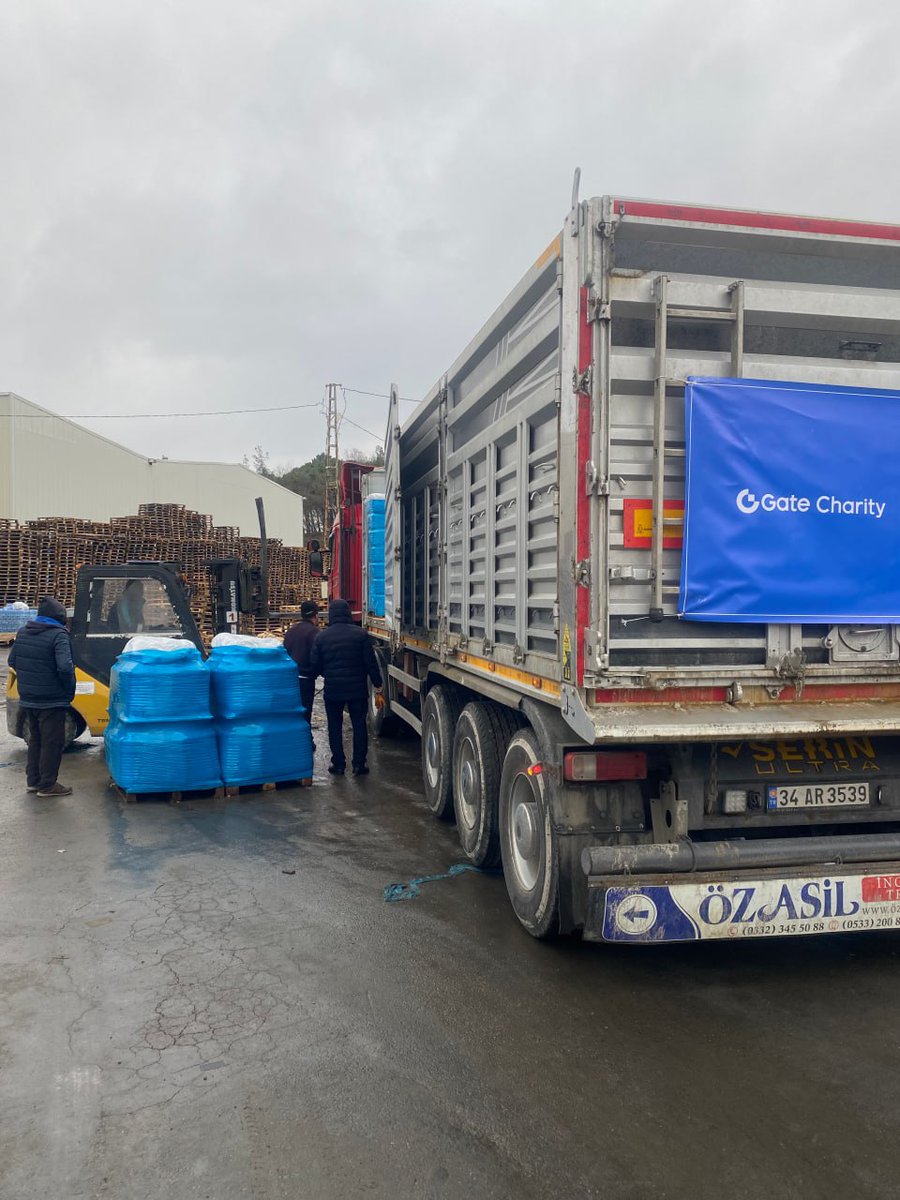 Gate's tweet photo. Gate Charity Donated 40 Tons of Water to the Earthquake Zone in Turkey 💧 @gatecharity 

Thank you so much to Sariyer Municipality, Catalca Municipality and to the local authorities for helping us on delivering the clean water that is greatly needed by the earthquake victims ❤️ https://t.co/3RGYde6dK9