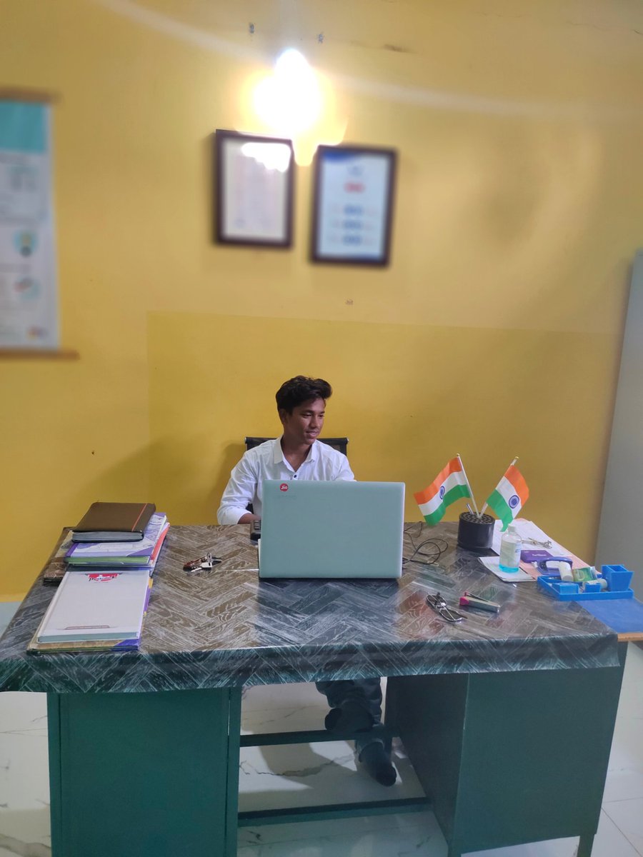 rahulnihal5's tweet photo. Job life 2019
#joblife #Entrepreneur #founder #startup #rahulnihal #samosaadda #malkangiri https://t.co/eL4HeSiXyF
