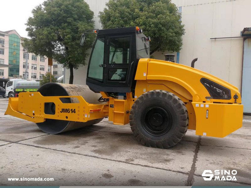 Sinomadacn's tweet photo. #SINOMADA Exported 1 Unit #JUNMA JM614 Road Roller to Guatemala🚢🔥 #SinomadaCases #RoadRoller #Roller #RollerCompactor #HeavyMachinery #ConstructionMachinery https://t.co/8JgOm3ubnB
