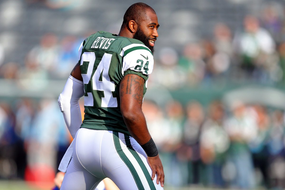 MySportsUpdate's tweet photo. Former #Jets CB Darrelle Revis has been elected to the Pro Football Hall of Fame on his first year on the ballot. Revis Island is headed to Canton. https://t.co/IxAWFLiZo2