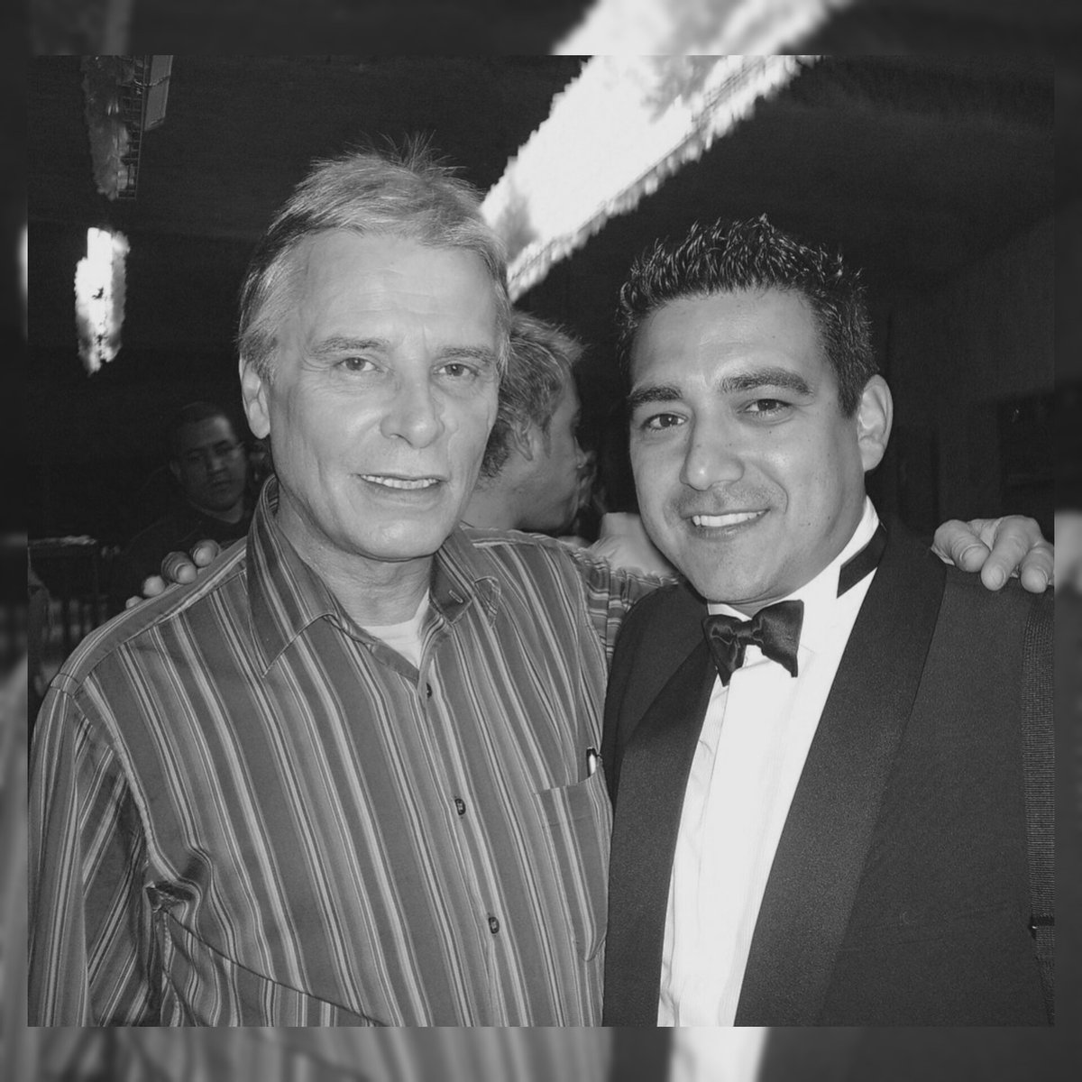 thony_romero's tweet photo. Vuela Alto Maestro, su legado será eterno... Gracias por tanto... 🙏🙏🌹🌹♥️♥️ https://t.co/yEVG5suvVw