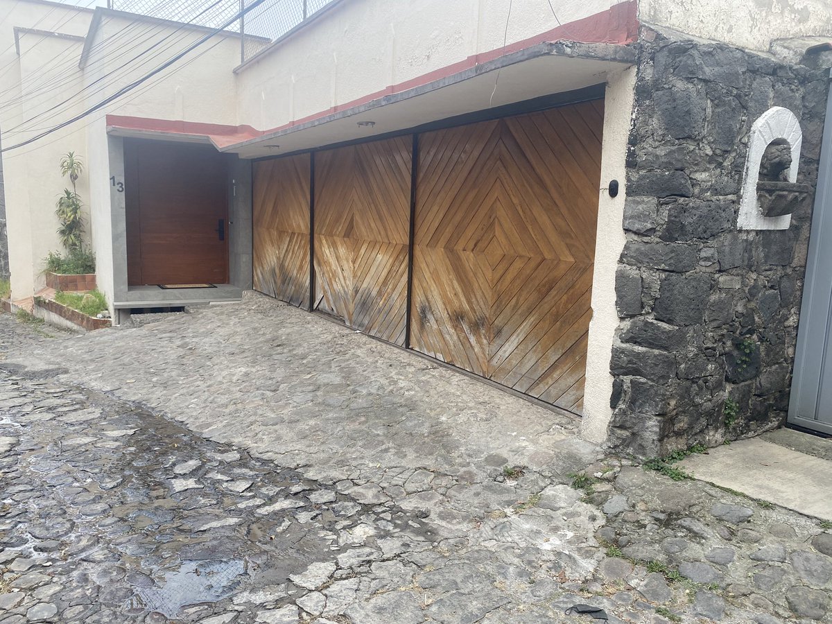 iovikina's tweet photo. @SacmexCDMX hay una fuga en 2da cerrada cruz verde 13, lomas quebradas cp10000 https://t.co/joyHKmKfUO