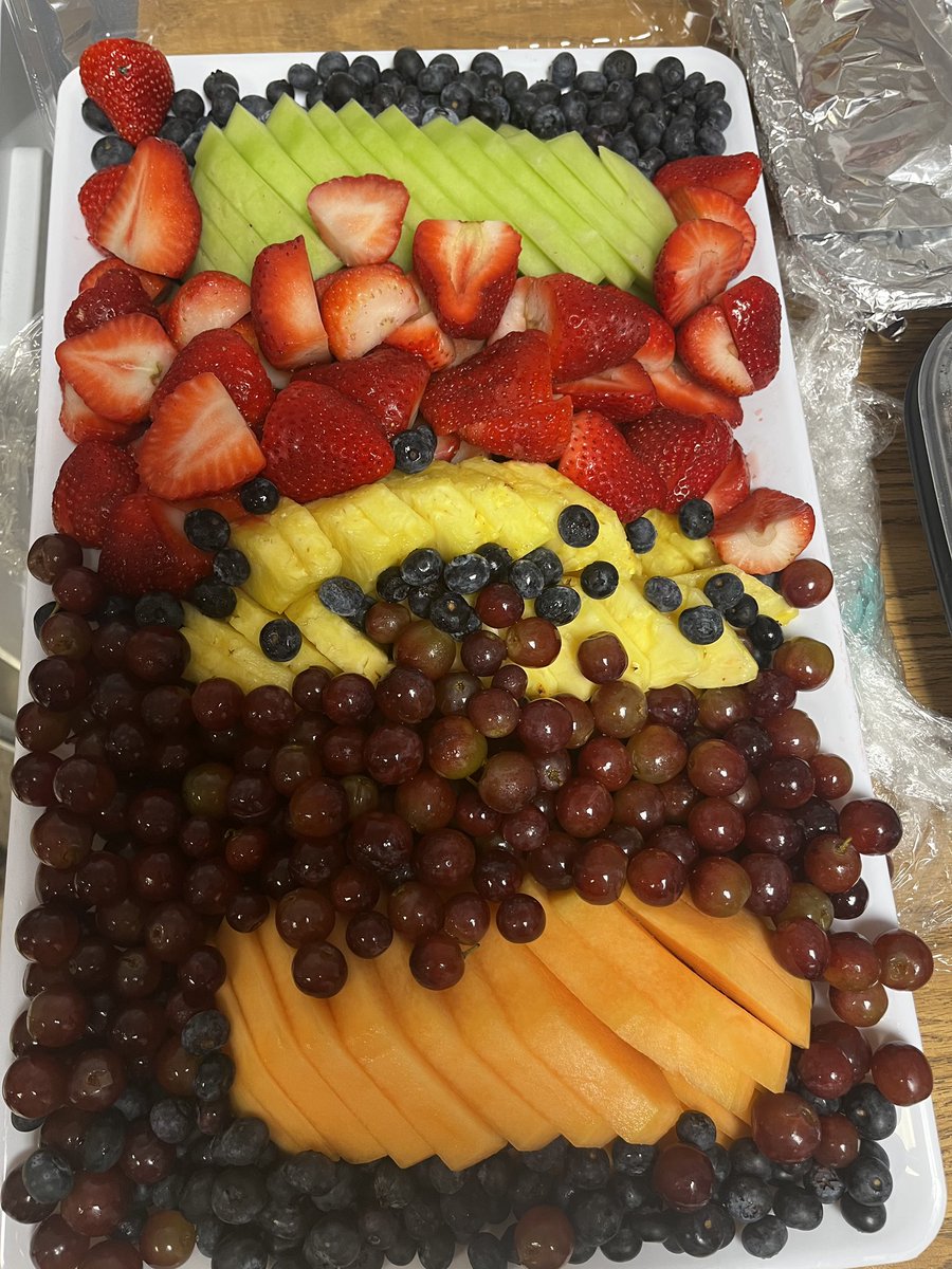 CKelemPrincipal's tweet photo. Thank you 😊 @CoraKellyPTA @Delrayjen and many of our @CKELEM parents for the yummy 😋 dinner for parent conferences! https://t.co/v7WV90zlV5