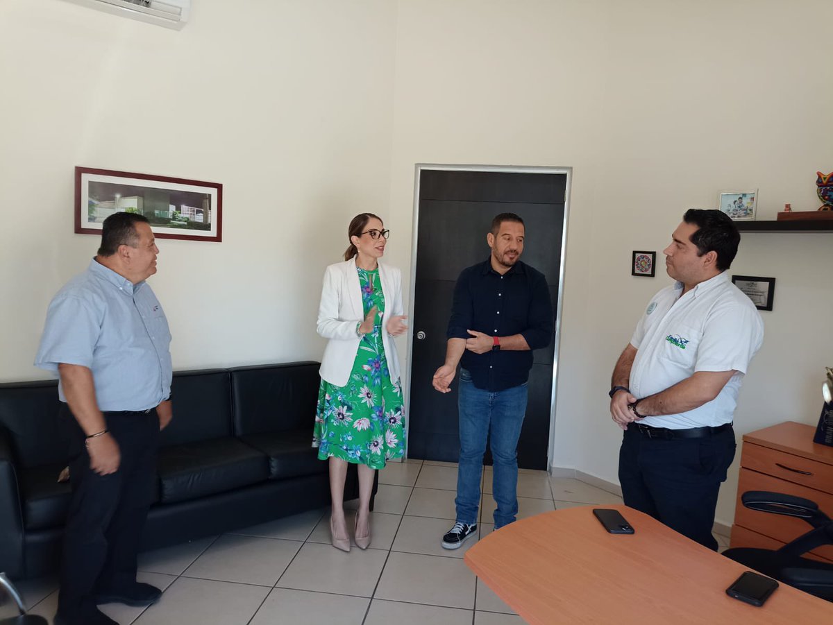 fanny_valdivia's tweet photo. Dando seguimiento a los compromisos para acompañar y brindar una mejor atención a los Bachilleratos Incorporados a la SEJ en la Región Costa Sierra Occidental. #EquipoRecrea @JCFloresMiramon https://t.co/qsr2uy6CyZ