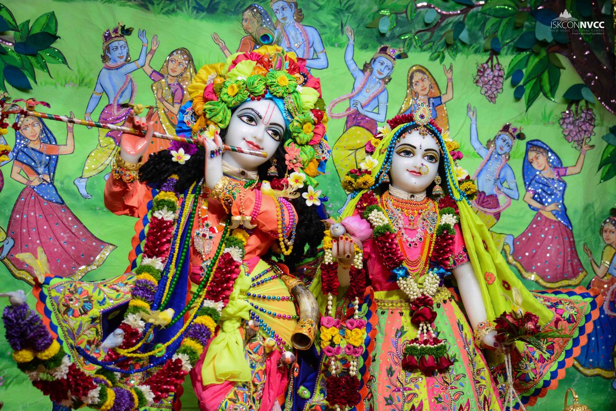 ISKCONPune's tweet photo. Today's 10/02/2023 Darshan
Sri Sri Radhavrindavanchandra 
#ISKCONNVCC #ISKCONPune #ISKCON
#PUNE #DailyDarshan #harekrishna
#Friday #10thfebruary #10thfebruary2023
#nvcc #radhavrindavanchandra
#iskcondesiretree #harekrsnatv #art
#harekrsnatelevision #radhakrishna
#today #love https://t.co/bY4JBi097A