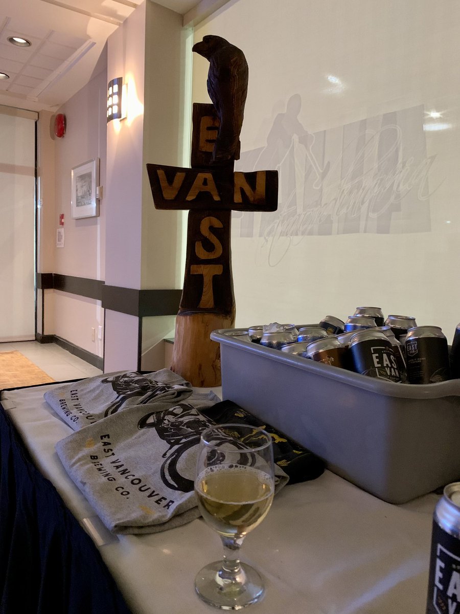 NavinAutar's tweet image. Drinking delicious local craft beers from @Luppolo_Brewing, @containerbeer , @PowellBeer and @EastVanBrewing at Il Centro's East Van Beer Tasting Event. Cheers!! 🍻 #craftbeer #localcraftbeer #beertasting #eastvancouver