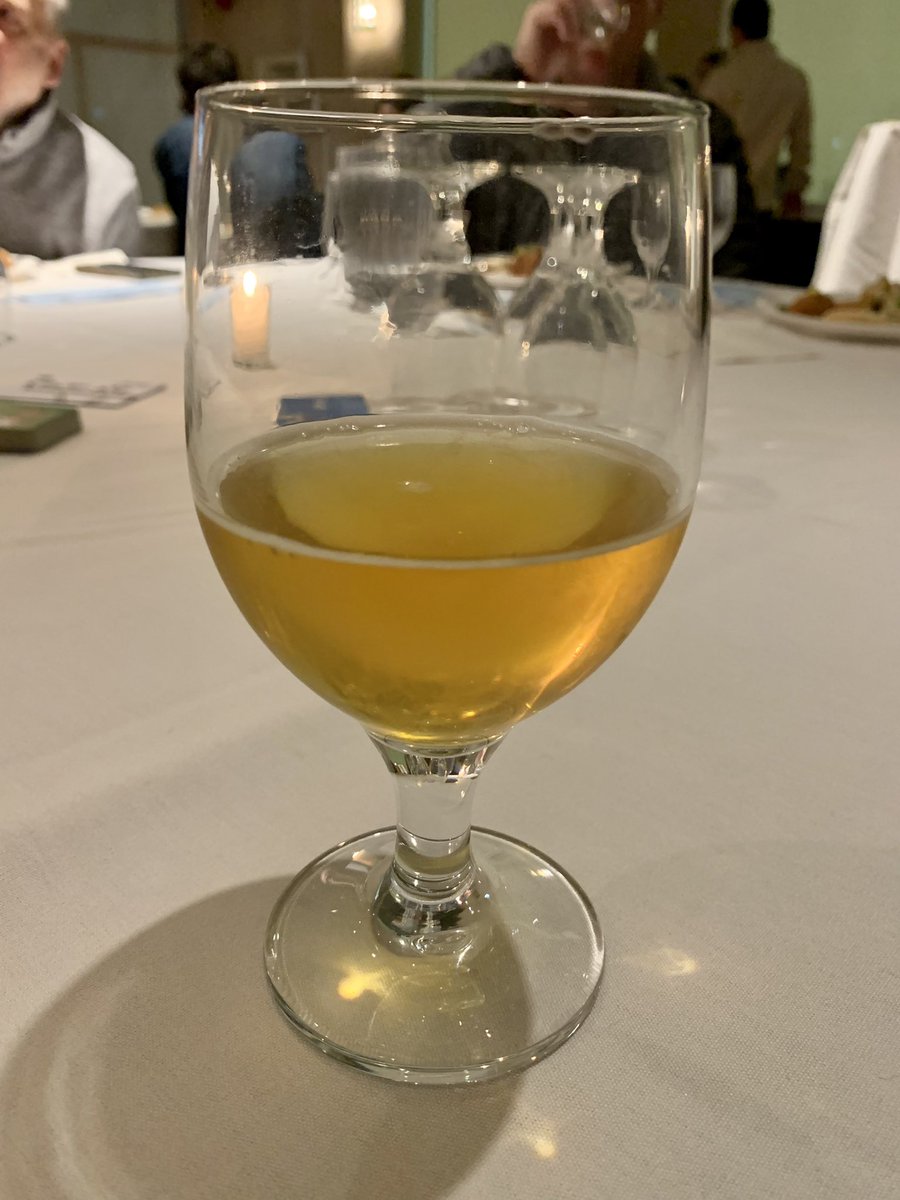 NavinAutar's tweet image. Drinking delicious local craft beers from @Luppolo_Brewing, @containerbeer , @PowellBeer and @EastVanBrewing at Il Centro's East Van Beer Tasting Event. Cheers!! 🍻 #craftbeer #localcraftbeer #beertasting #eastvancouver